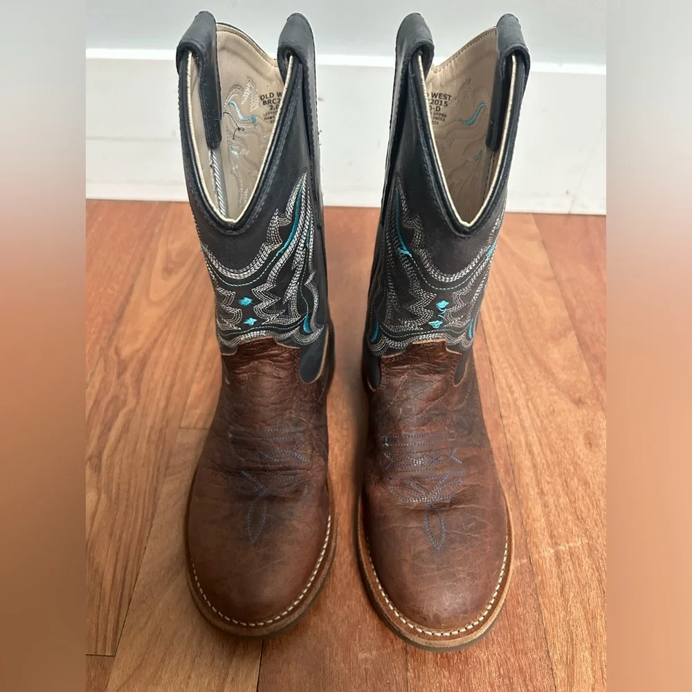 Old West Boys' Broad Round Toe Pull On Boots, BRC2015 Size 2.0-D